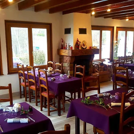 Inn Logis De La Poirie Tendon