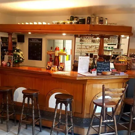 Logis De La Poirie 3* Tendon