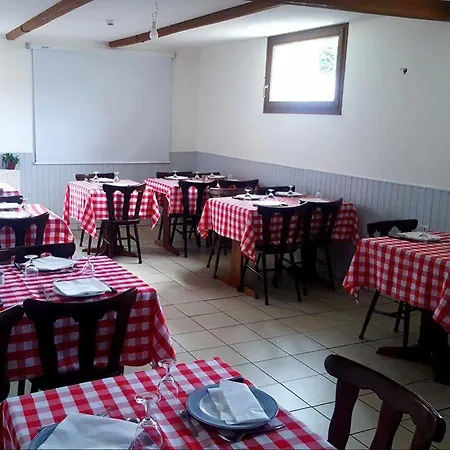 Gasthof Logis De La Poirie Tendon