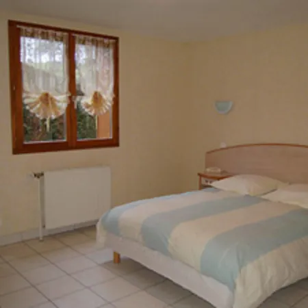 Logis De La Poirie Inn