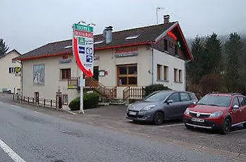 Logis De La Poirie Inn