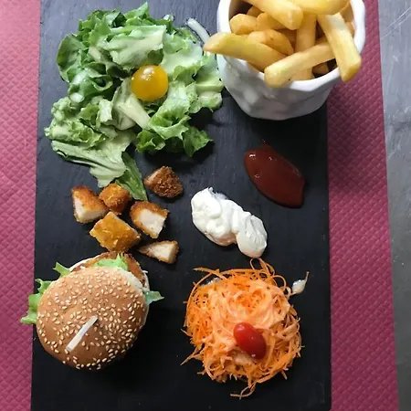 Logis De La Poirie Tendon