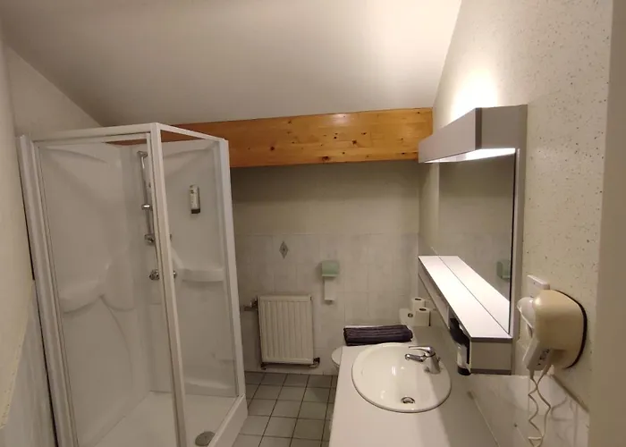 Logis De La Poirie Inn 3*