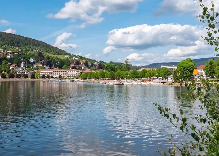 Logis De La Poirie Inn