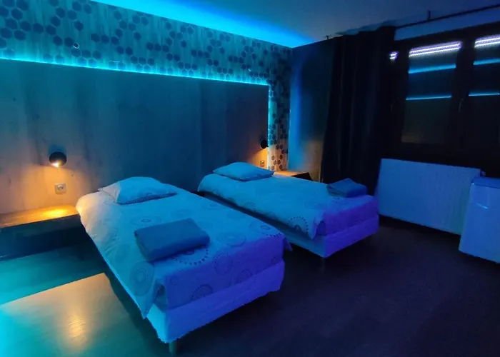 Logis De La Poirie Tendon