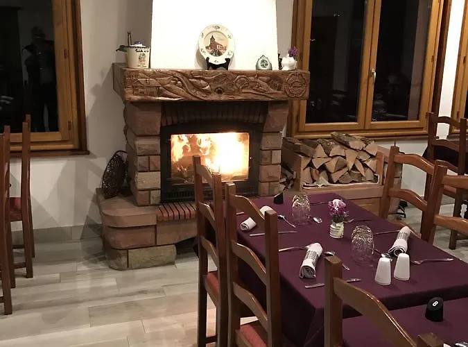 Logis De La Poirie Tendon