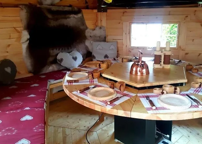 Logis De La Poirie Inn