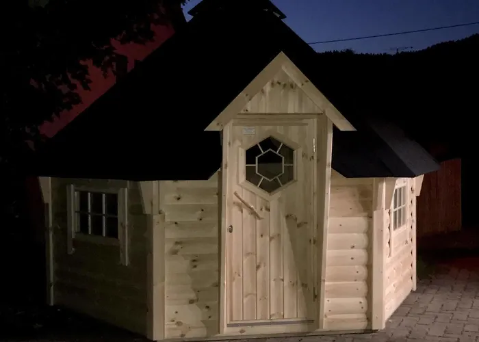 Logis De La Poirie Inn