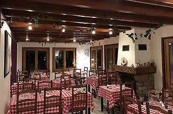 Logis De La Poirie Tendon