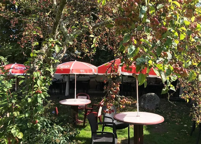 Inn Logis De La Poirie Tendon