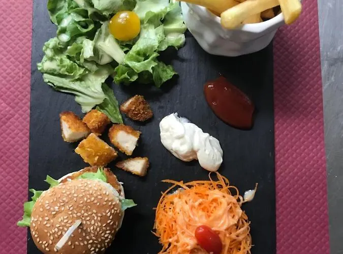 Logis De La Poirie Tendon