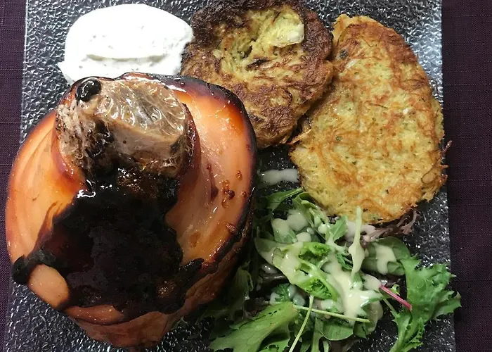 Logis De La Poirie Inn 3*